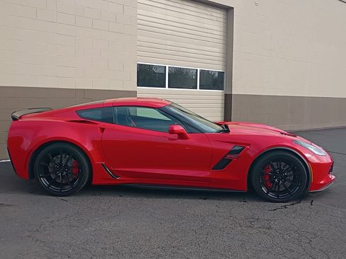 Used 2017 Chevrolet Corvette Grand Sport RWD image 3