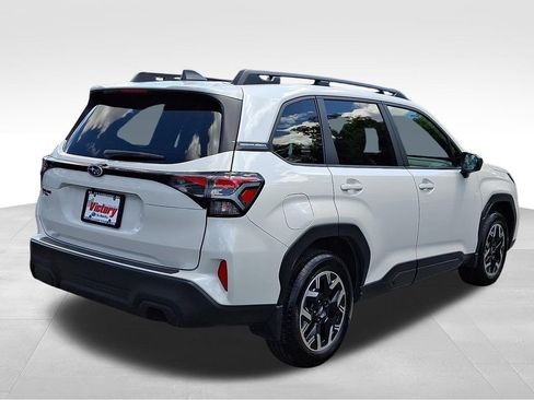 Used 2025 Subaru Forester Premium AWD/4WD image 6