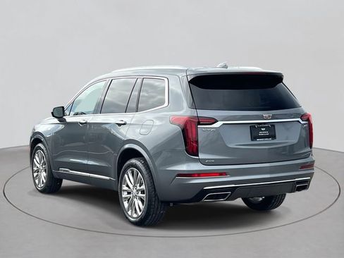 Used 2022 Cadillac XT6 Premium Luxury AWD/4WD image 4