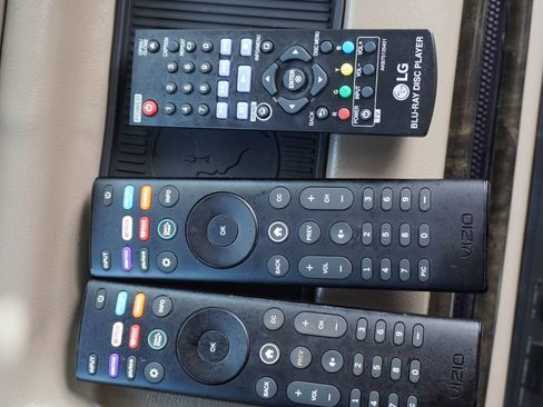 Used 2023 Chevrolet Express 2500 image 21