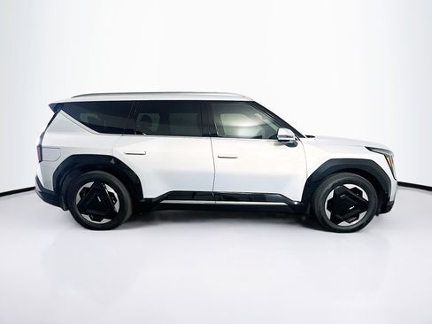 Used 2024 Kia EV9 Land AWD/4WD image 10