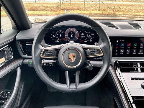 Used 2025 Porsche Panamera 4 image 15