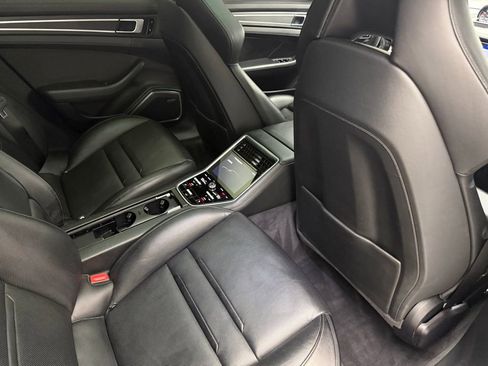 Used 2020 Porsche Panamera GTS image 31