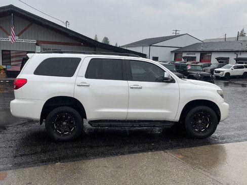 Used 2015 Toyota Sequoia Platinum image 6