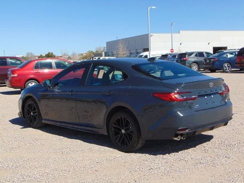 Used 2025 Toyota Camry SE image 6
