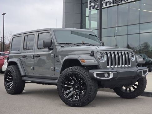 Used 2021 Jeep Wrangler Unlimited Sahara image 2