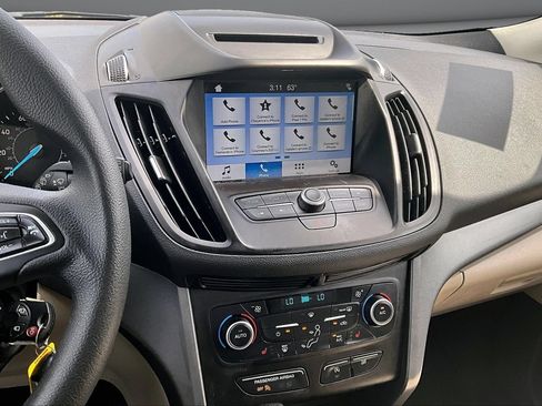 Used 2018 Ford Escape SE w/ SE Sync 3 Package AWD/4WD image 9