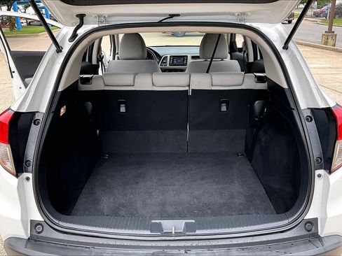 Certified 2021 Honda HR-V LX image 33