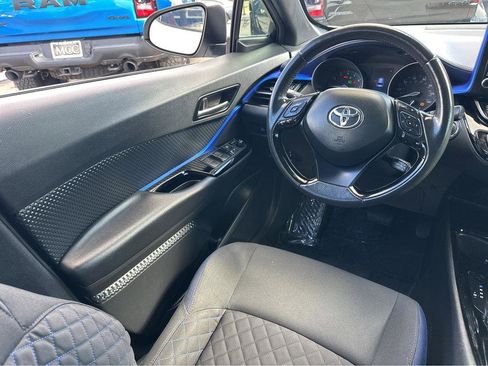 Used 2021 Toyota C-HR XLE image 18