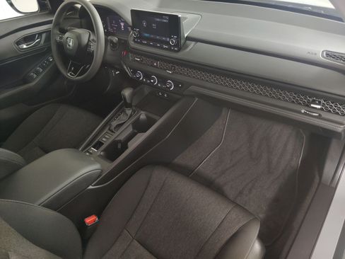 Certified 2025 Honda Accord SE image 30