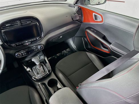 Used 2023 Kia Soul GT-Line image 26