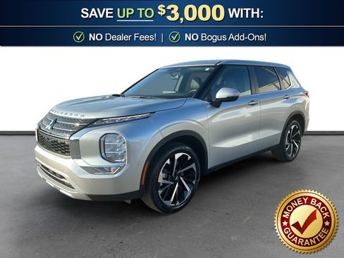 Used 2023 Mitsubishi Outlander SE image 1