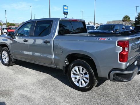 Used 2025 Chevrolet Silverado 1500 Custom image 3