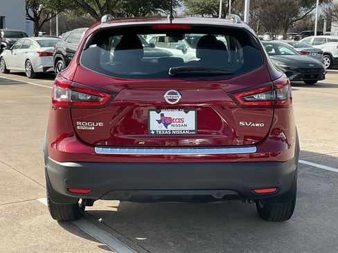 Used 2022 Nissan Rogue Sport SV image 6