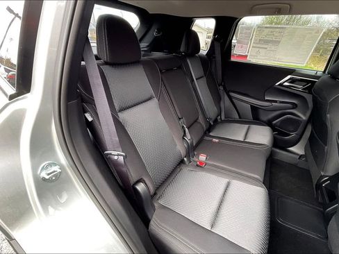 New 2025 Mitsubishi Outlander ES image 9