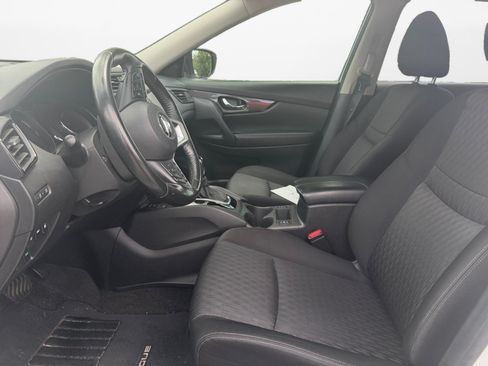 Used 2019 Nissan Rogue SV w/ Premium Package FWD image 11