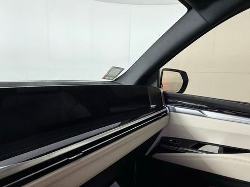 Certified 2025 Cadillac Escalade ESV Sport w/ Touring Package image 16