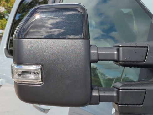 New 2026 Ford F250 Platinum w/ FX4 Off-Road Package AWD/4WD image 12
