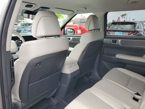 Used 2025 Hyundai Santa Fe SEL image 18