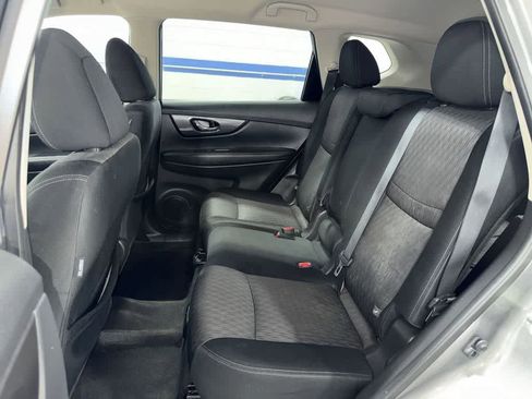 Used 2020 Nissan Rogue SV image 17