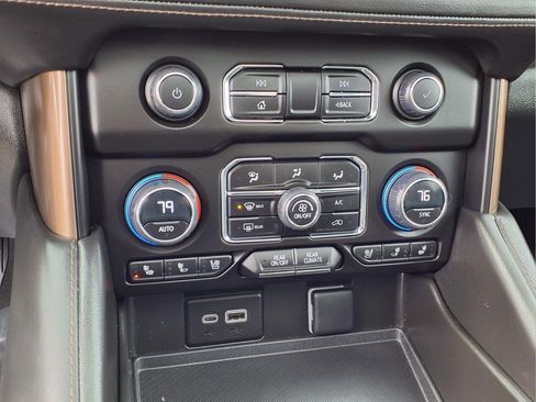 Used 2023 Chevrolet Tahoe High Country w/ LPO, Illumination Package image 23