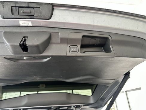 Used 2022 GMC Acadia SLE w/ GMC Pro Grade Package image 17