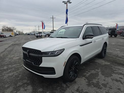 New 2026 Lincoln Navigator Reserve AWD/4WD image 9