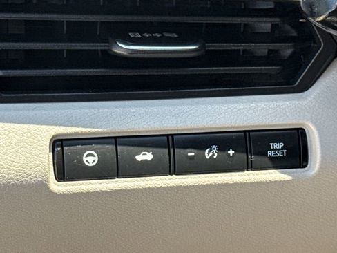 Used 2023 Nissan Altima 2.5 SV w/ SV Premium Package FWD image 21