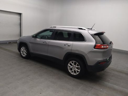 Used 2018 Jeep Cherokee Latitude FWD image 3