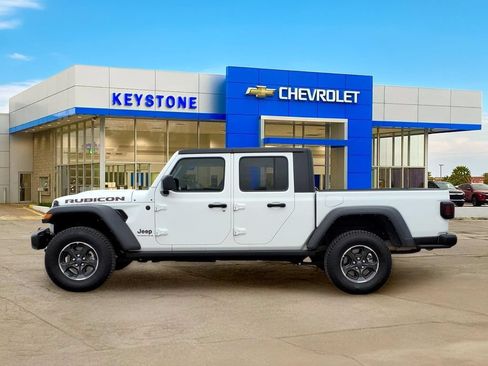 Used 2023 Jeep Gladiator Rubicon AWD/4WD image 4