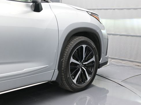 Used 2021 Toyota Highlander XSE FWD image 47