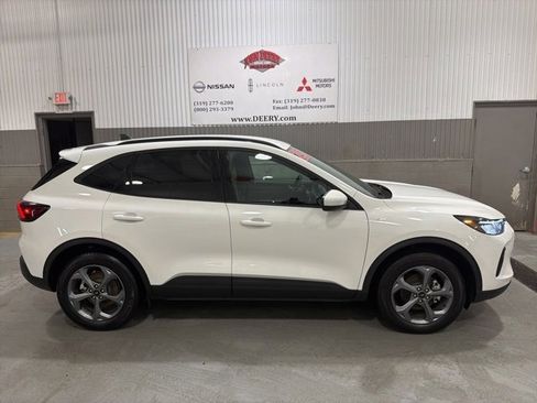 Used 2025 Ford Escape ST-Line Elite image 2