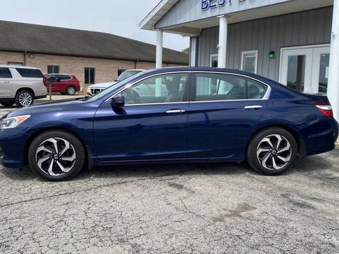 Used 2017 Honda Accord EX image 3