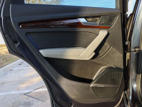 Used 2018 Audi Q5 2.0T Premium Plus image 12