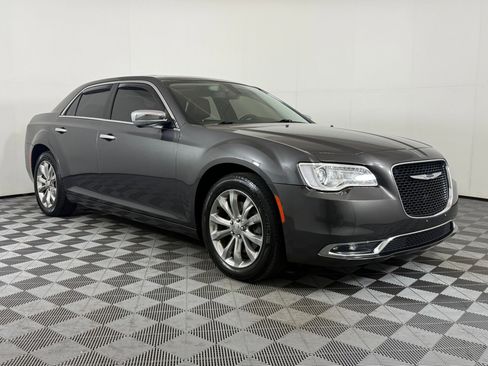Used 2019 Chrysler 300 Limited image 7
