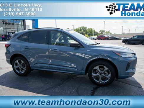 Used 2023 Ford Escape ST-Line w/ Tech Pack #1 AWD/4WD image 1