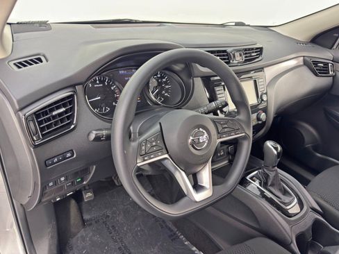 Used 2021 Nissan Rogue Sport S image 12