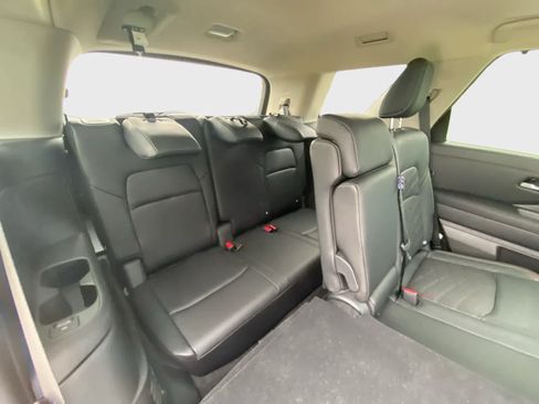 Used 2025 Nissan Pathfinder Platinum w/ Cargo Package AWD/4WD image 16
