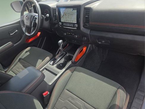 Used 2024 Nissan Frontier Pro-X image 11