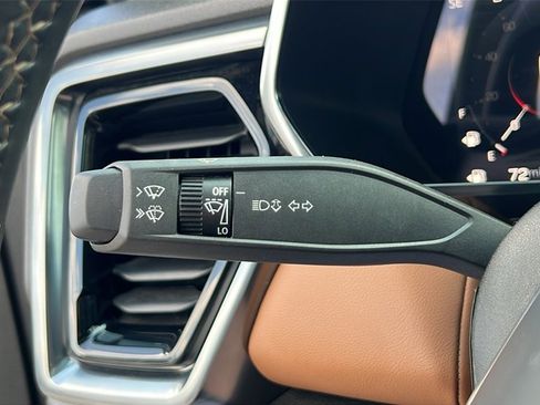 Used 2024 GMC Canyon AT4 image 17