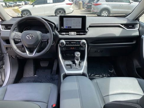Used 2024 Toyota RAV4 XLE Premium FWD image 29