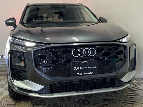 New 2026 Audi Q3 quattro 2.0T AWD/4WD image 2