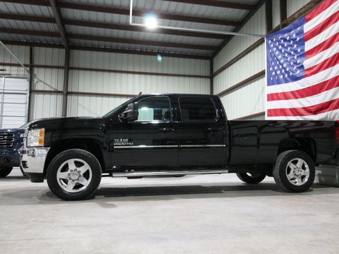 Used 2014 Chevrolet Silverado 2500 LT w/ Texas Edition AWD/4WD image 5