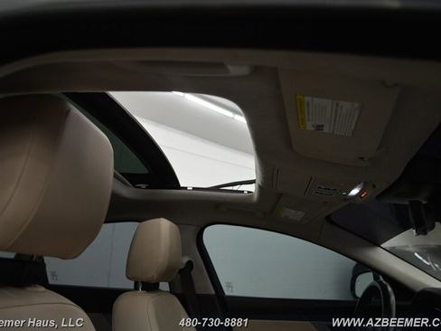 Used 2020 Jaguar XF Premium image 17