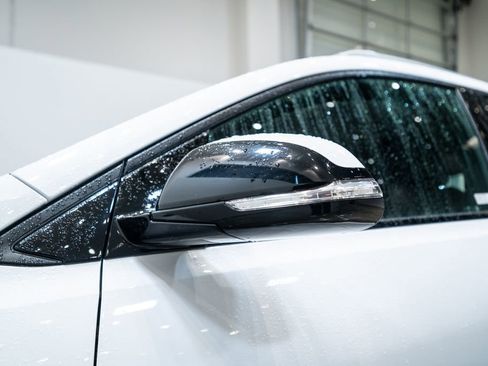 Used 2022 Chevrolet Bolt EUV LT w/ Convenience Package image 12