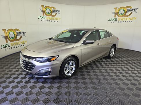 Used 2024 Chevrolet Malibu LT FWD image 3
