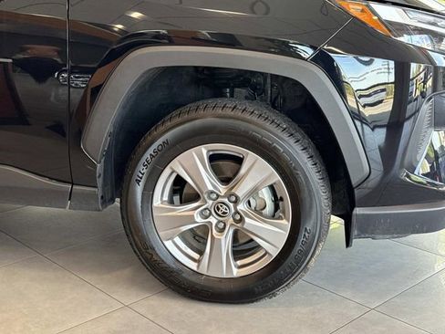 Used 2025 Toyota RAV4 XLE AWD/4WD image 7