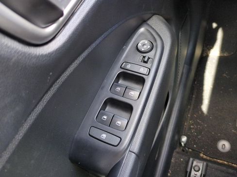 Used 2024 Hyundai Venue SEL FWD image 18
