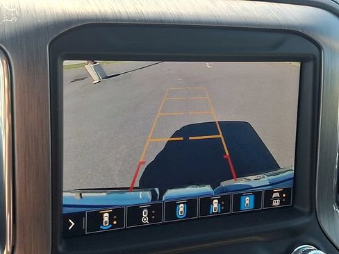 Used 2020 GMC Sierra 1500 Denali w/ Denali Ultimate Package AWD/4WD image 18