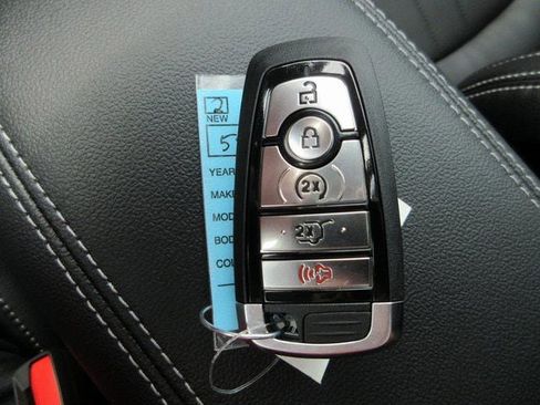 Used 2025 Ford Escape SE w/ PHEV Premium Package FWD image 25